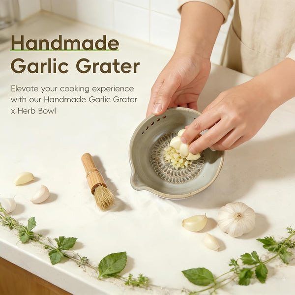 Handmade Ceramic Garlic Grater Bowl – Multi-Functional Garlic & Herb Grating Dish
